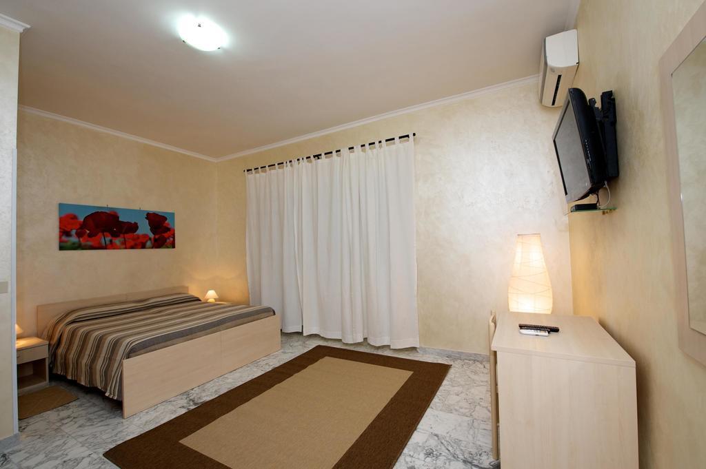 Guesthouse Holiday And روما المظهر الخارجي الصورة