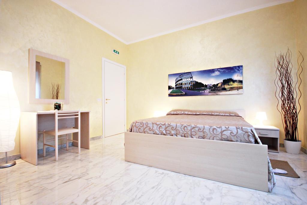 Guesthouse Holiday And روما الغرفة الصورة