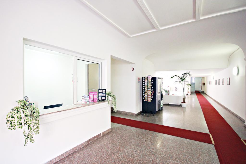 Guesthouse Holiday And روما المظهر الخارجي الصورة